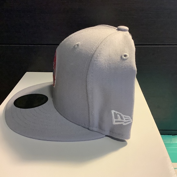 New York Yankees Grey New Era Fitted MLB Baseball Hat Cap 7 1/4 BRAND NEW - Picture 4 of 11